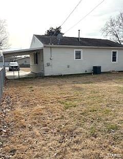 4th image of 211 Easy St