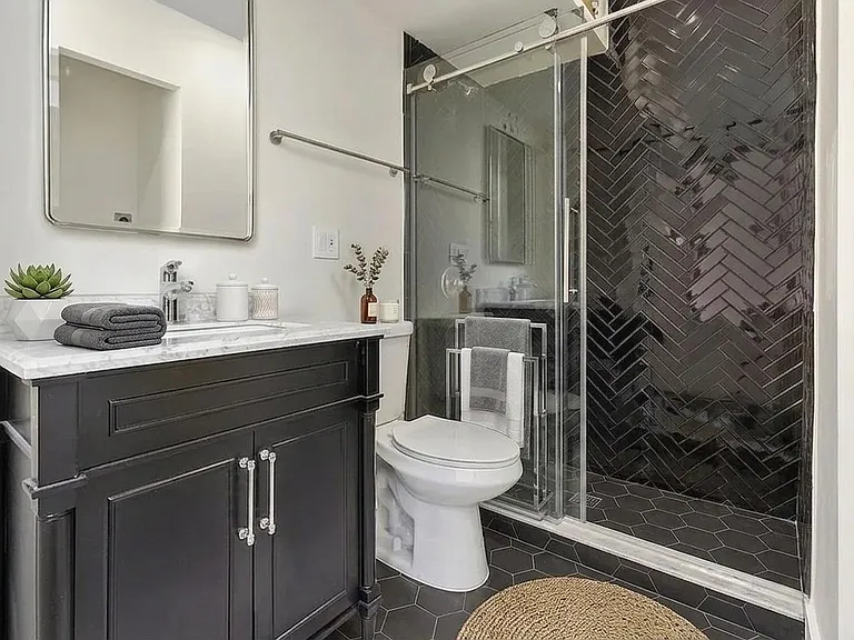 138 E 38th St #12G — Photo 5