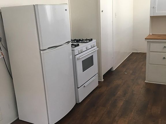Kitchen into breakfast room