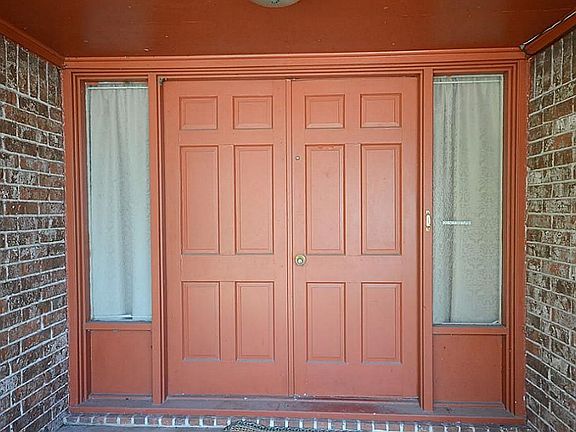 2nd image of 1719 Patricia Ln