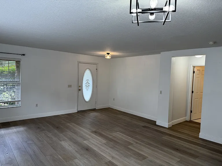 12856 Oulton Cir — Photo 2