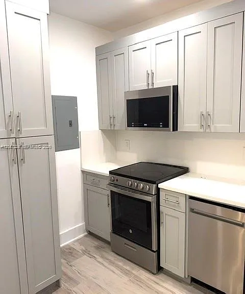 1553 Jefferson Ave #1 — Photo 5