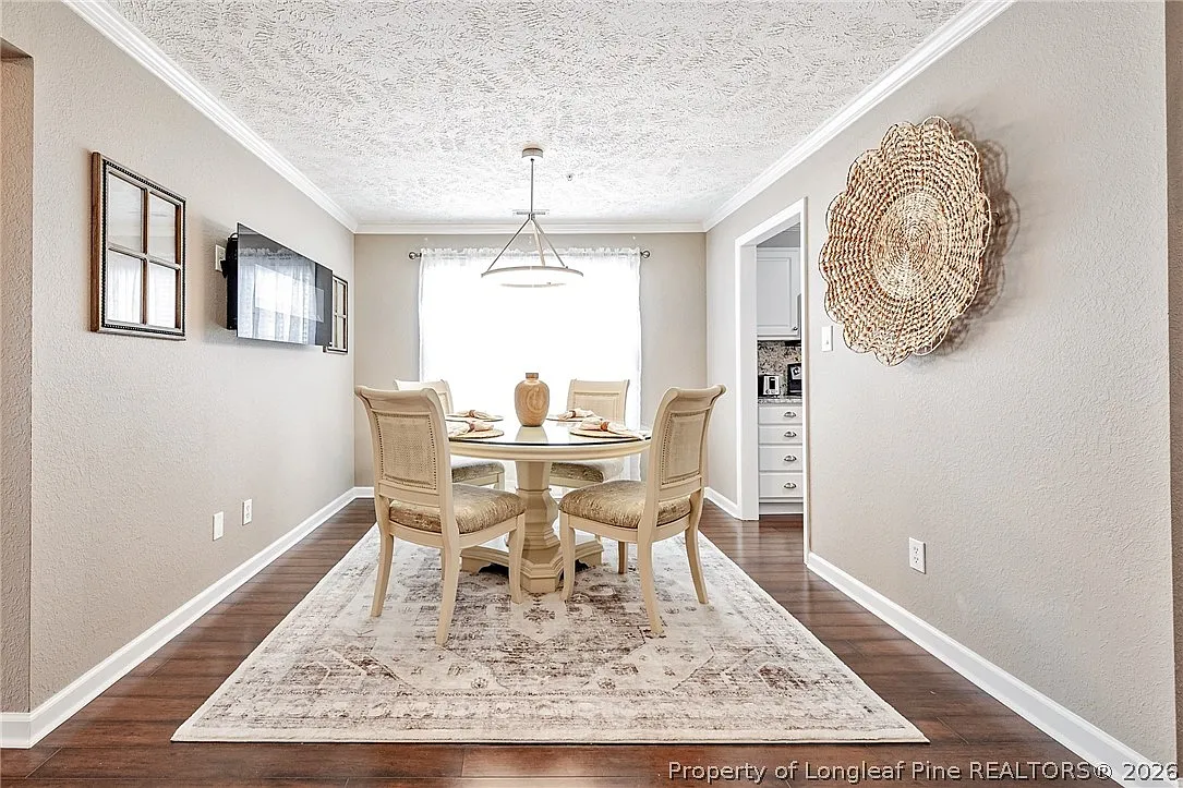 3 bed, 2.0 bath, 1574 sqft, $2,950 — Photo 4