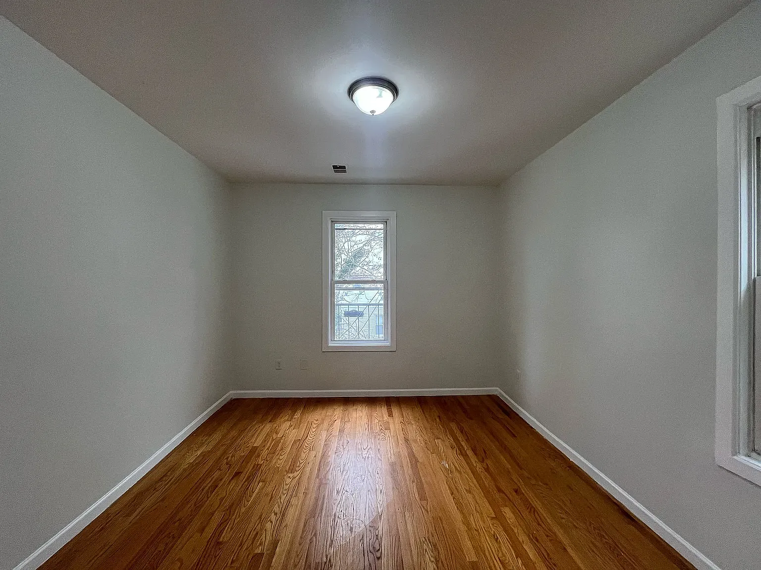 2 bed, 800 sqft, $1,995 — Photo 4