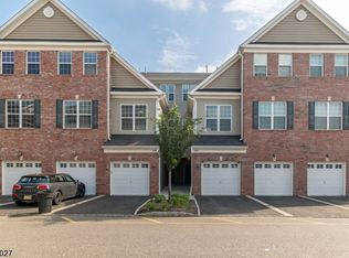 41 Station Sq, Union, NJ 07083