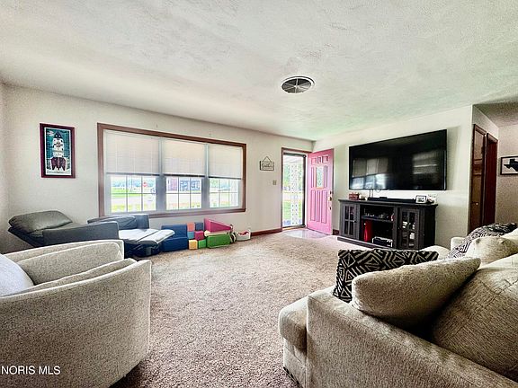 3rd image of 838 N Williams St