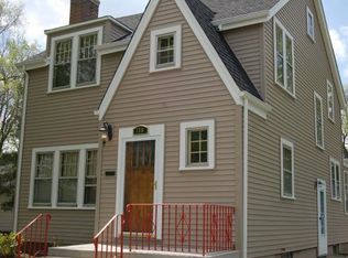 126 S Liberty St, Elgin, IL 60120