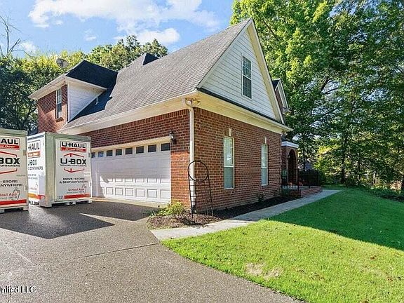 2nd image of 2535 Appleton Dr