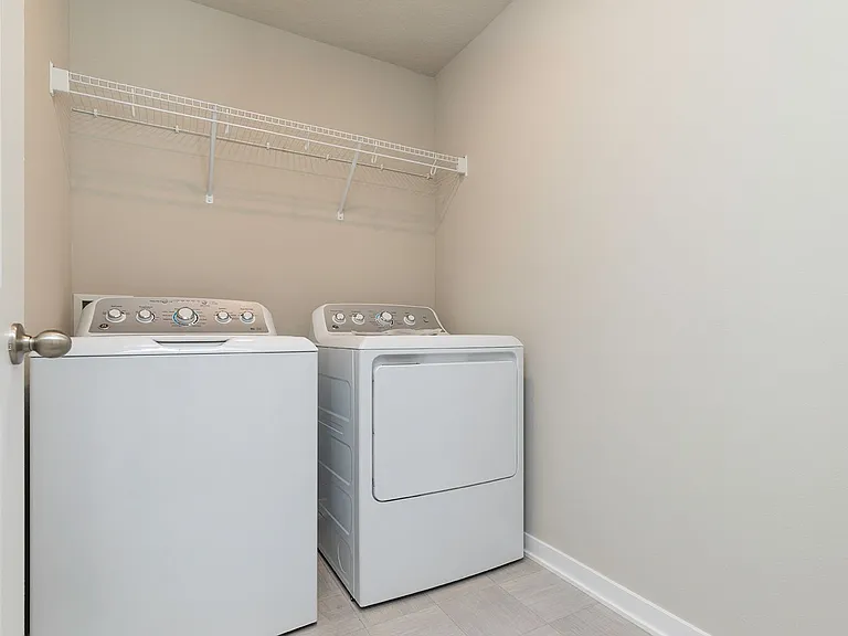 514 Elizabeth Ln NW — Photo 17