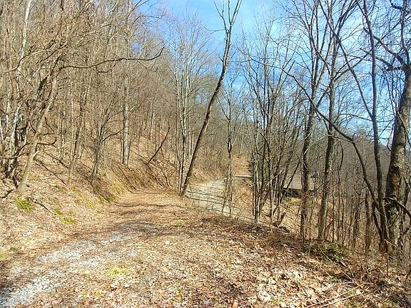 3rd image of 29 Mountainside Dr