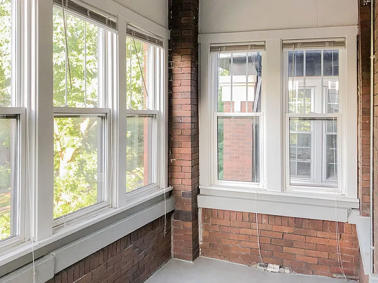 1436 W Addison St — Photo 17