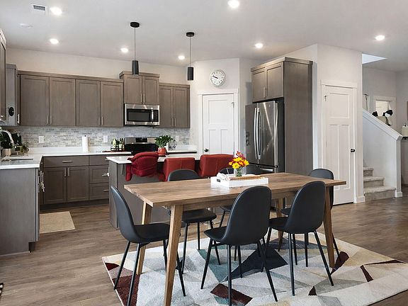 3rd image of 63249 Peale St