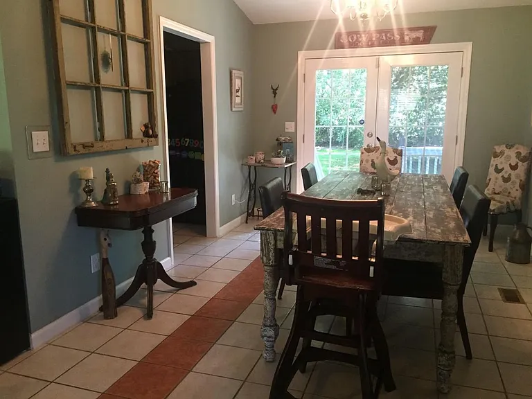 not furnished (size reference)