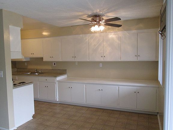 4th image of 9348 Somerset Blvd APT 32