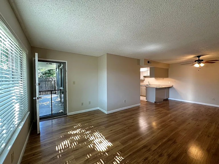 Northridge Terrace Apartments at 4900-4948 Stamas Lane, Fair Oaks California — Photo 76