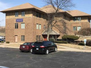 3100 N Dries Ln, Peoria, IL 61604