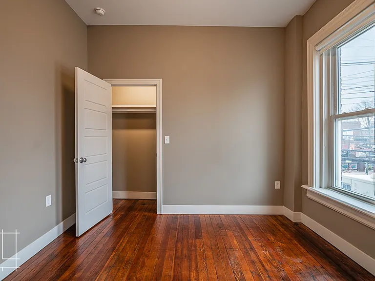 245 King Ave — Photo 14