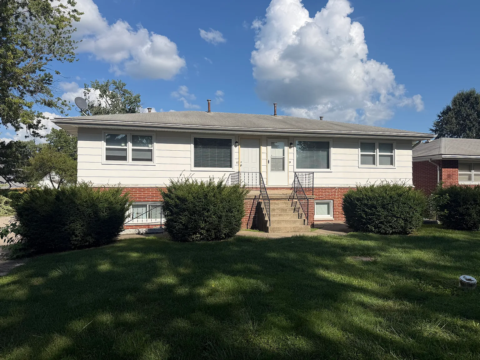 2 bed, 700 sqft, $1,000 — Photo 1