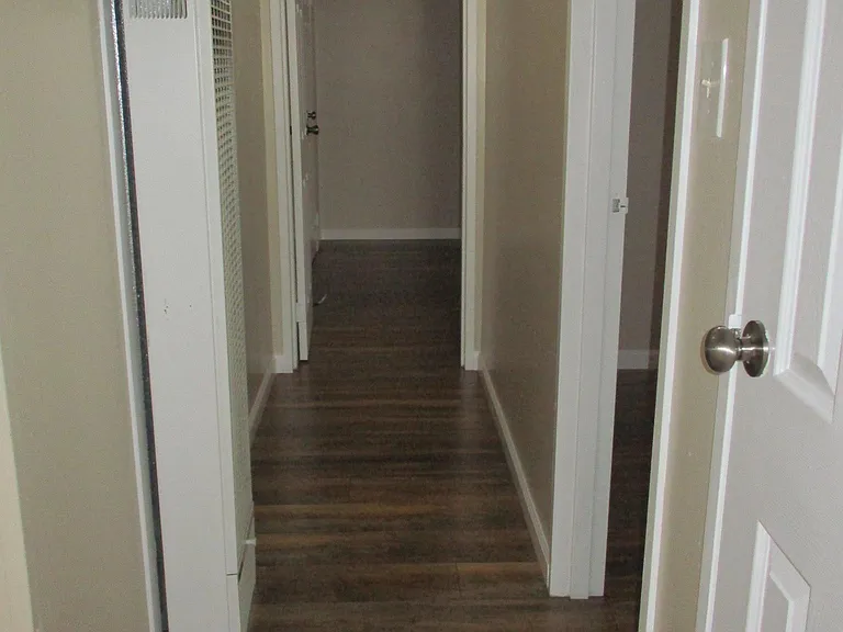 303 Denslowe Dr — Photo 10