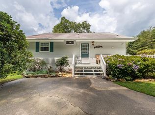 82 Cherrywood Dr, Hayesville, NC 28904