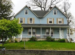 25 Maple St, Helmetta, NJ 08828