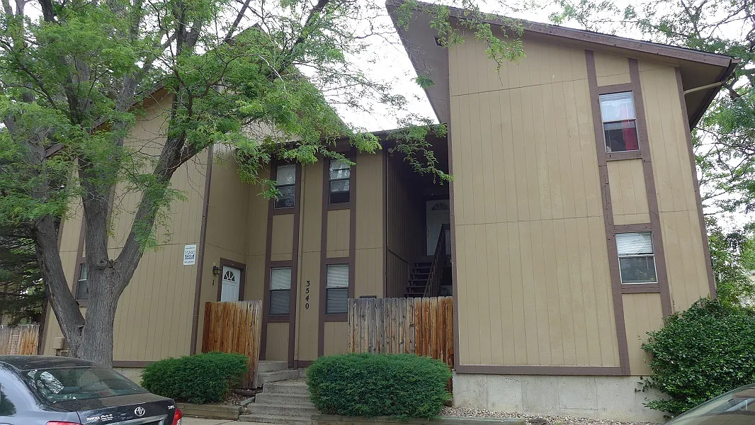2 bed, 800 sqft, $1,295 — Photo 1