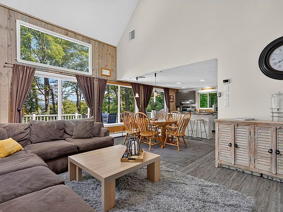 4th image of 136 Summit Drive