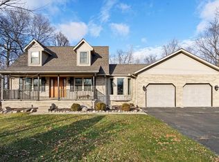 105 E Silverbell Rd, Orion, MI 48360