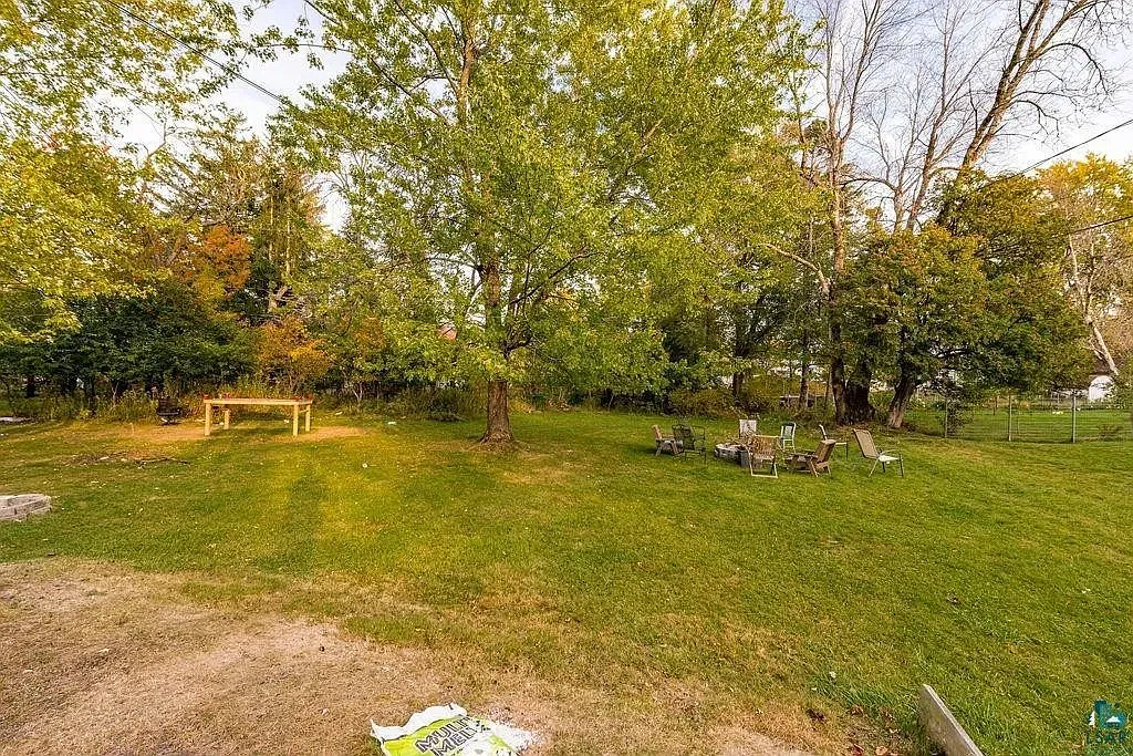 6 bed, 2160 sqft, $3,100 — Photo 3