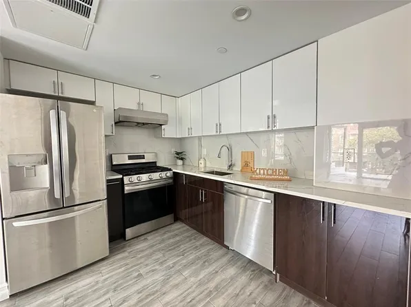 65-18 Austin Street image 6 of 8