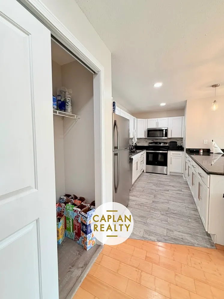1 bed, 715 sqft, $1,995 — Photo 4