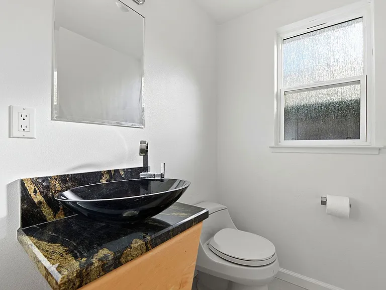 1559 Chambers Dr — Photo 10