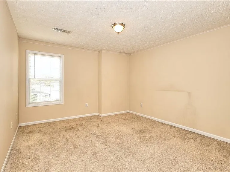 453 Tara Commons Cir — Photo 22