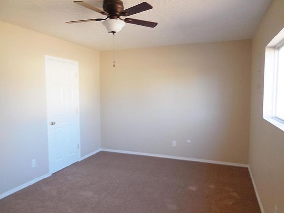 5th image of 1020 Pecan Ct SE