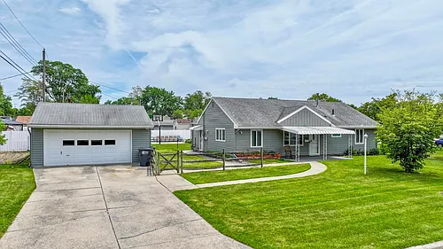5108 Breezeway Dr Photo 1