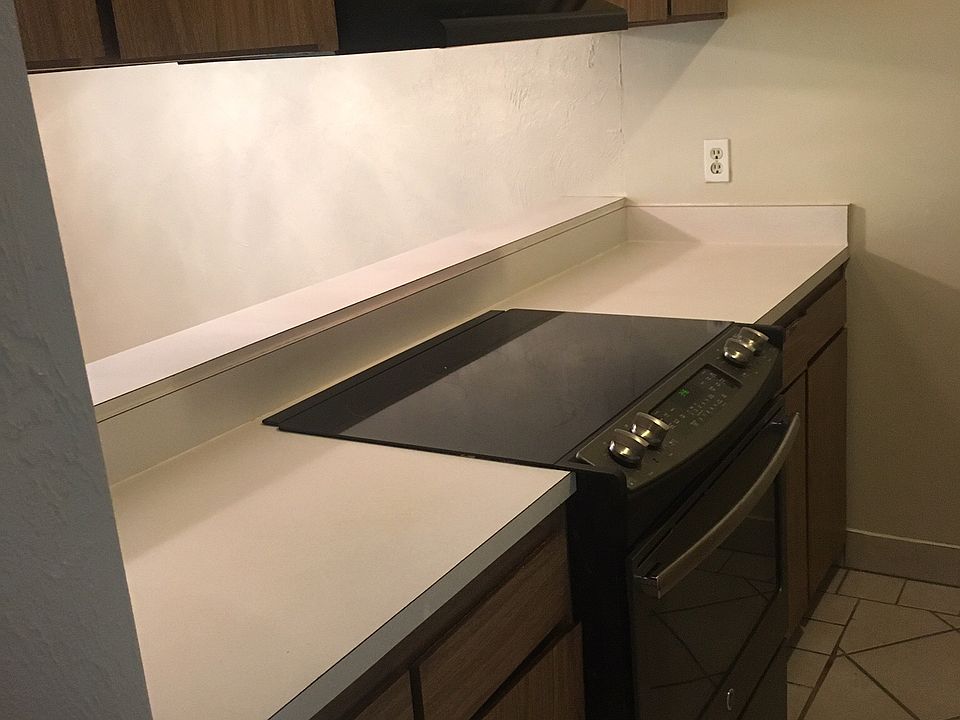 1st image of 400 Oakridge Blvd #130