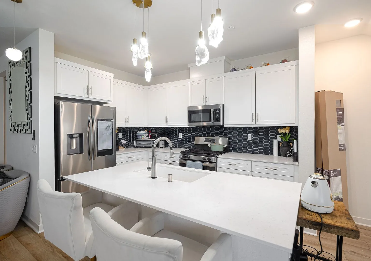 Modern 3-Story Townhouse in Agualuna! — Photo 4