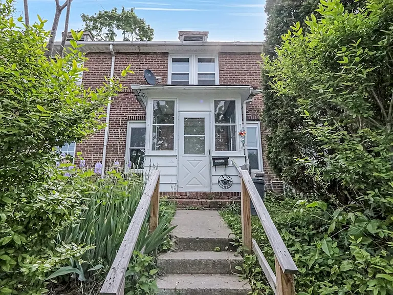 6 Bush Ave — Photo 3