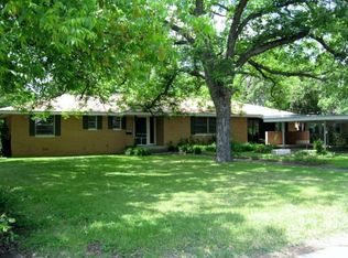 1905 Austin Ave, Brownwood, TX 76801