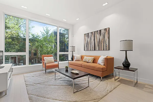 Sold by Compass | media 22