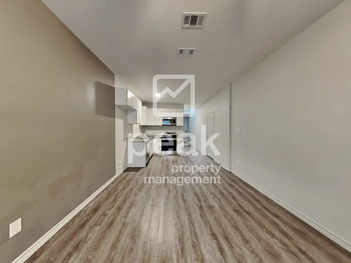 3 bed, 2.5 bath, 1216 sqft, $1,550 — Photo 3