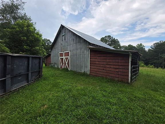 3rd image of 4780 Mount Tabor Church Rd