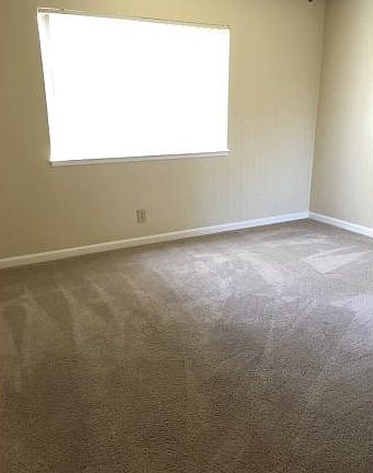 4th image of 1426 Alamo Dr APT A