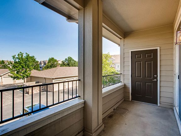 Large balcony; pvt storage