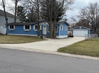 2440 Eastern Ave, Rochester Hills, MI 48307
