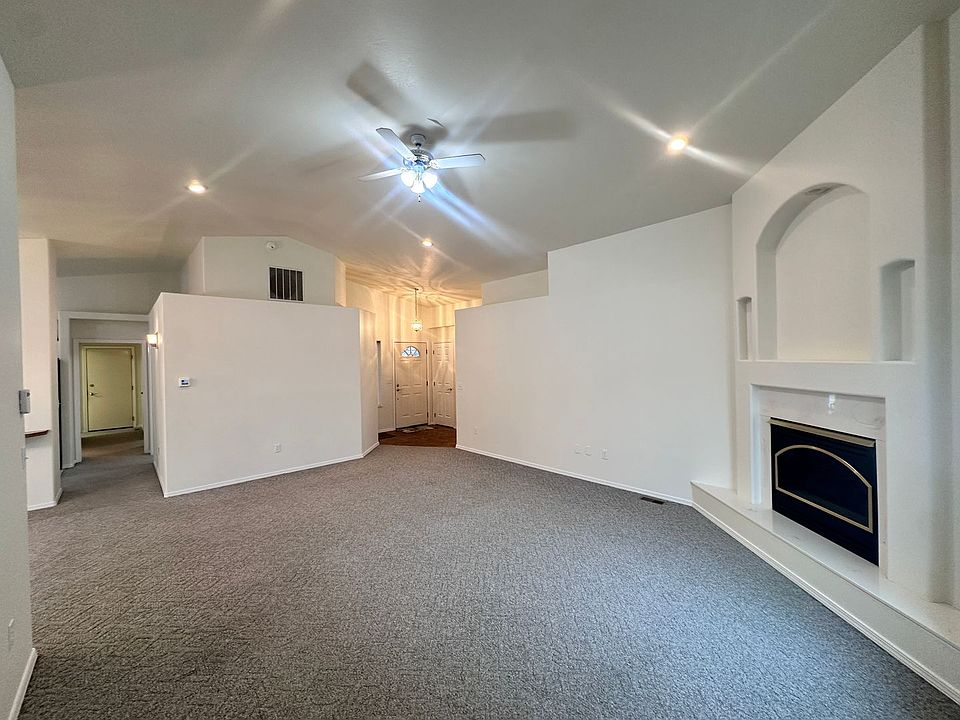 1st image of 624 W Helen Ave
