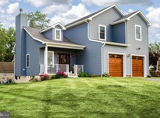 390 Croshaw Rd, Wrightstown, NJ 08562