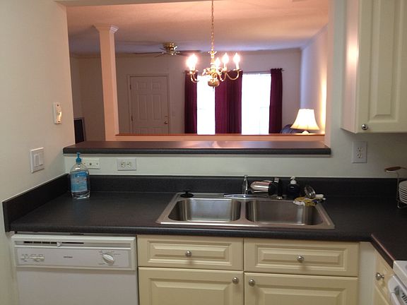 Kitchen (facing back)