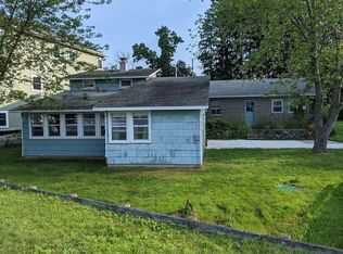 12311 Islandview Dr, Plainwell, MI 49080