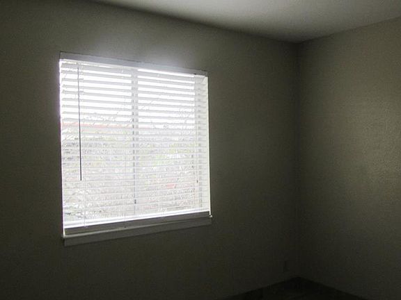 3rd image of 630 W Taft Ave APT 9